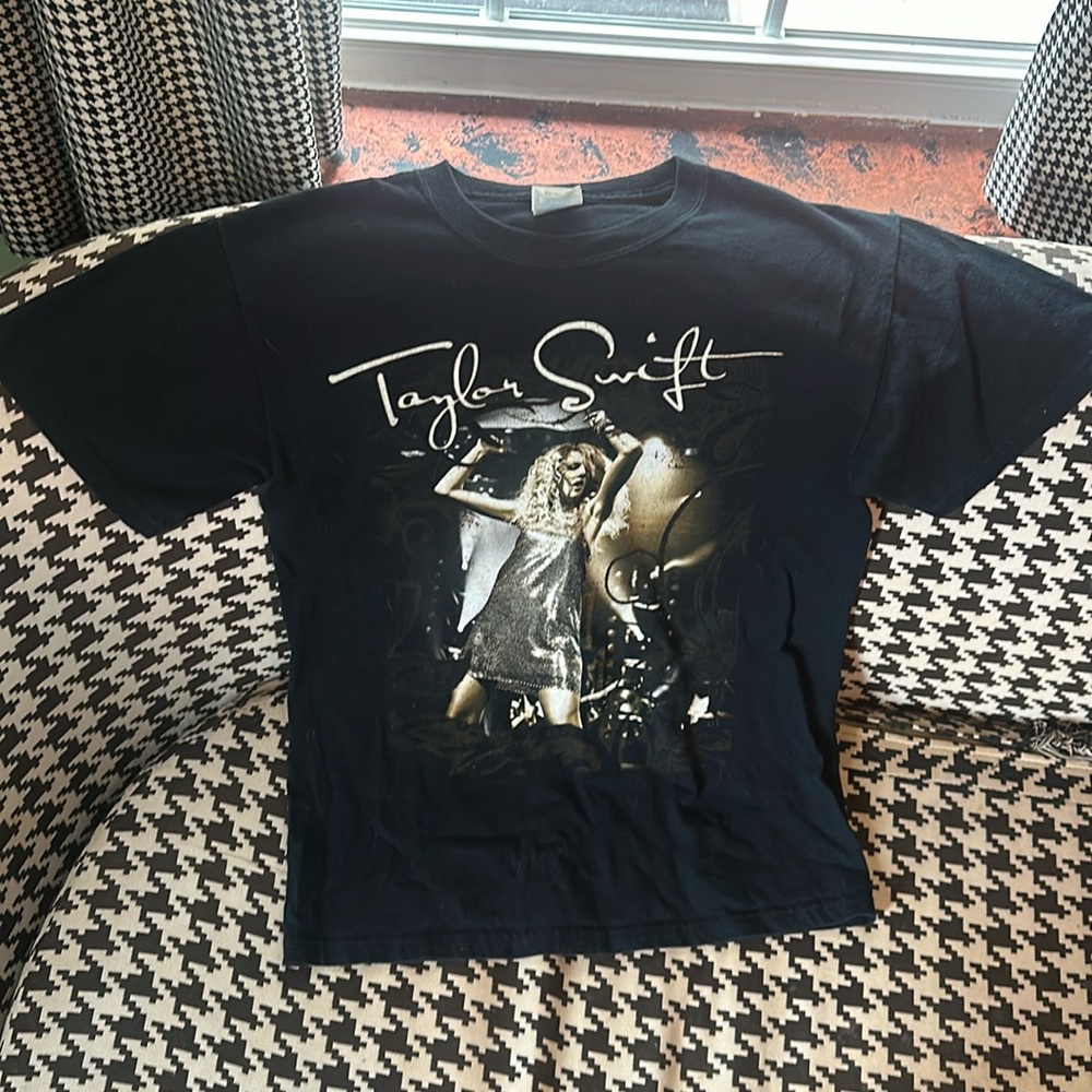 Taylor Swift VINTAGE rare Fearless tour tee shirt sz. s